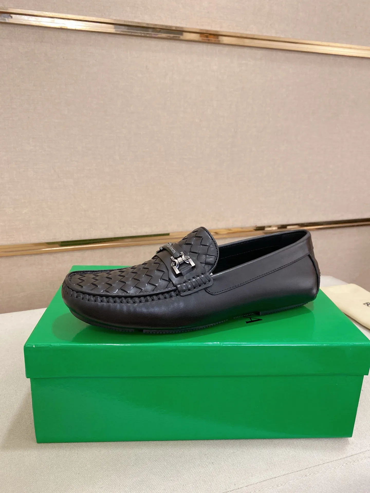 Men's shoes 💰 400💰 (Niu Li + Niu Pad) [BV] latest hot style‼ ️Casual men's shoes, uppers imported first-layer cowhide ➕Full imported cowhide lining✔️Exquisite workmanship, excellent foot feel, special rubber soles✔️, cool and fashionable, the latest fashion, fashionable outsole, hurry up. Code number: 38-44 (can be customized to 37.45, non-refundable)